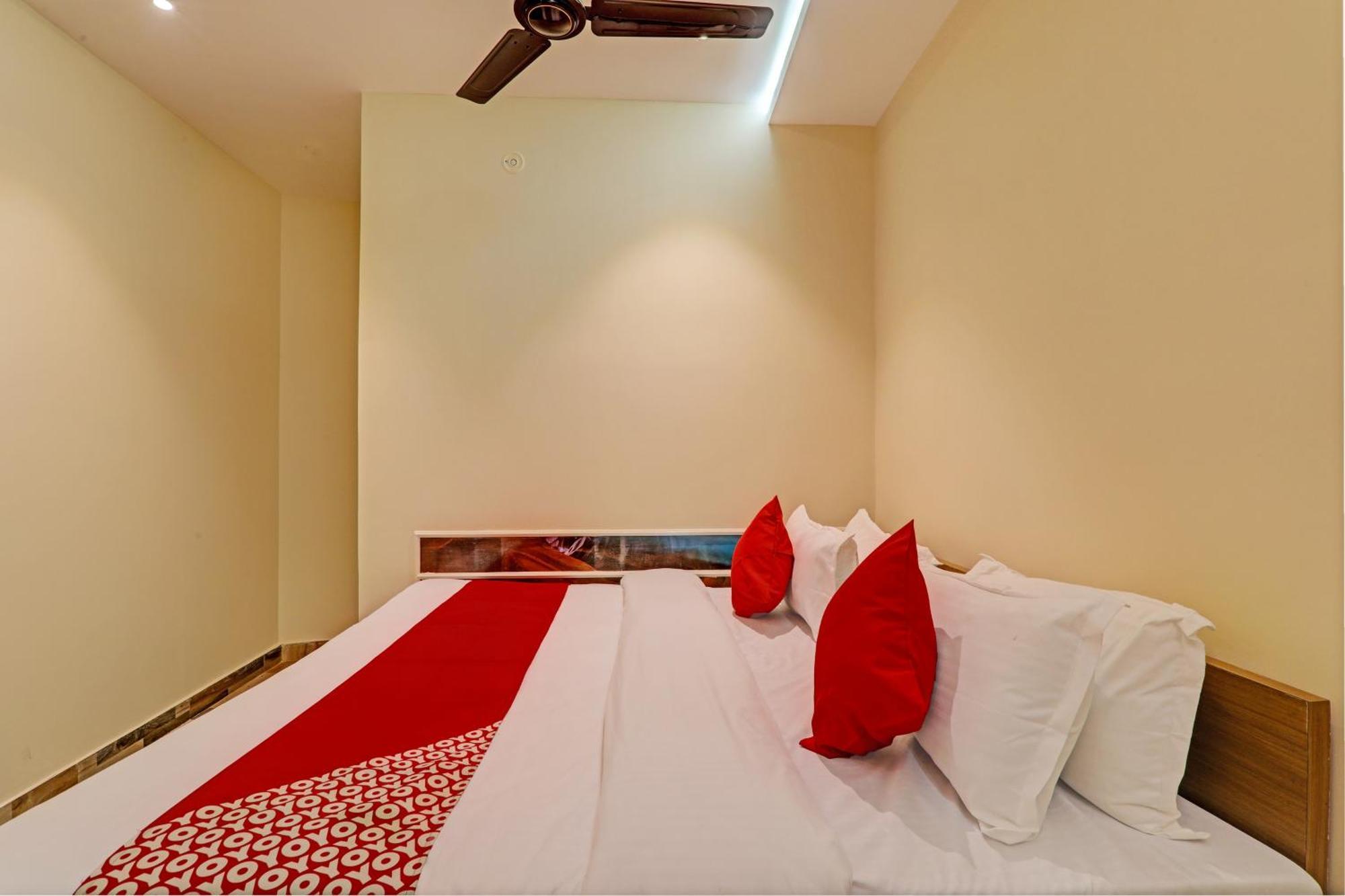 Hotel O Royal Regency Palace Gorakhpur Exterior photo